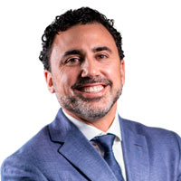 Dr Roberto Chacur